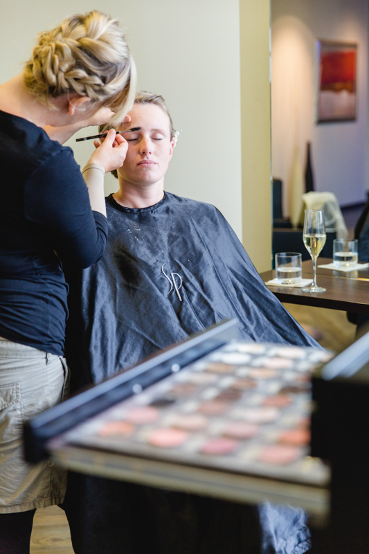 Brautmakeup beim friseur in Sellin.