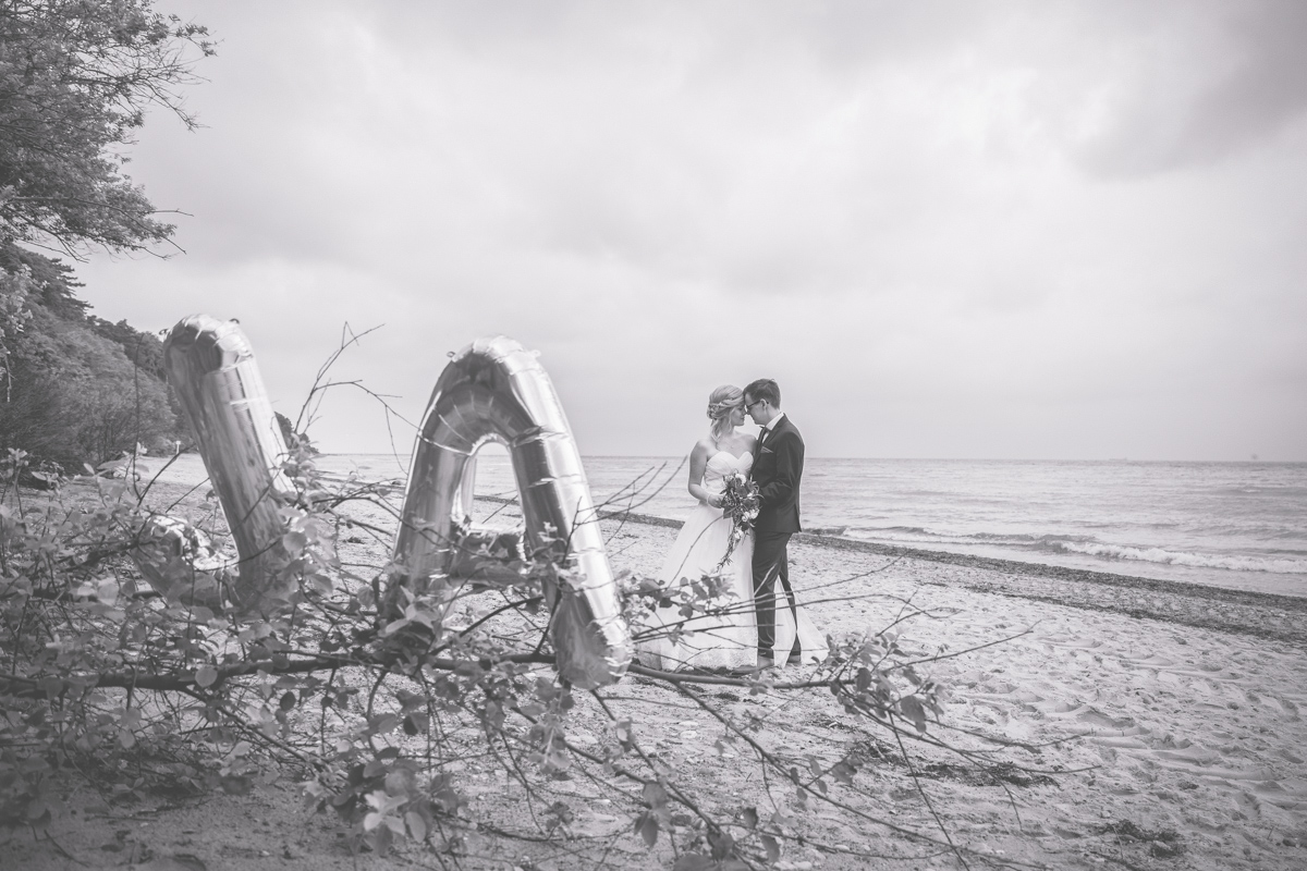 Hochzeitsfotoreportage am Strand von Rostock.