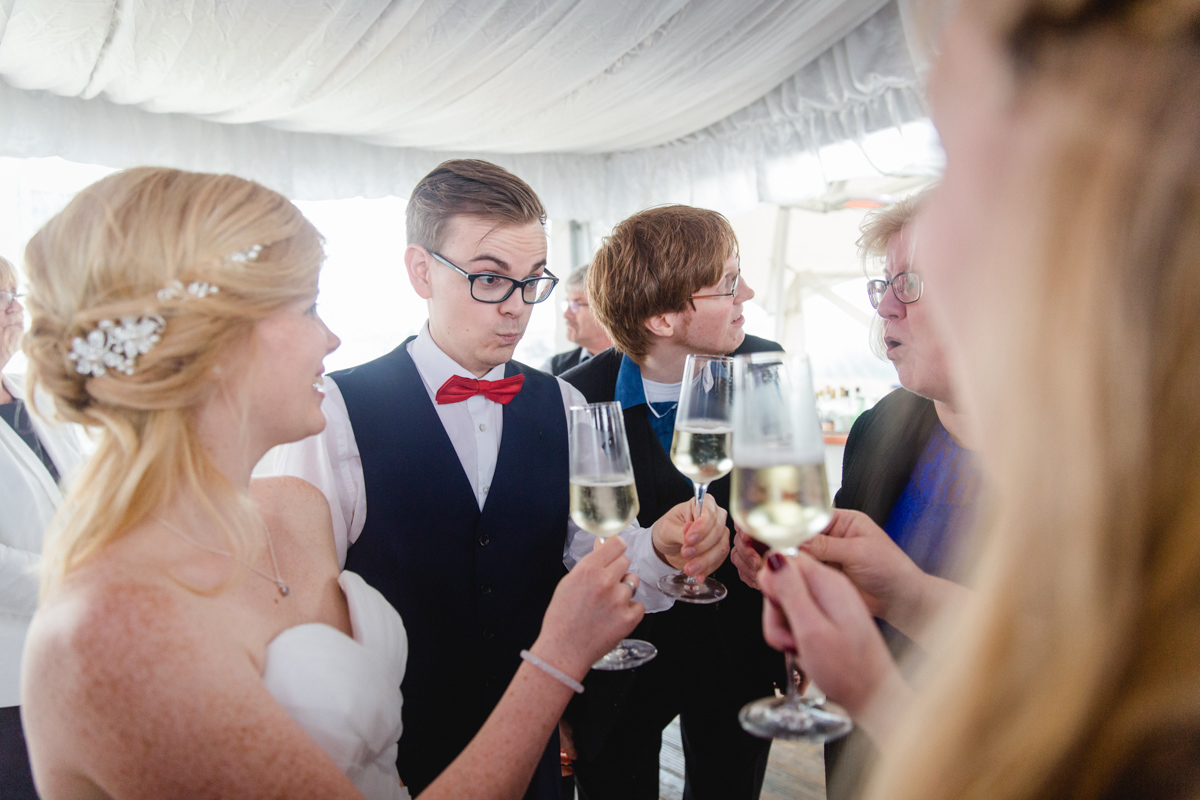 Sektempfang bei einer Hochzeit.