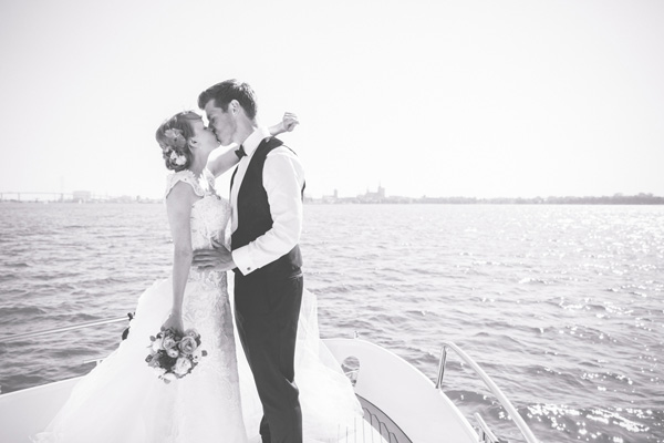 Hochzeit auf einer Motoryacht in Stralsund.