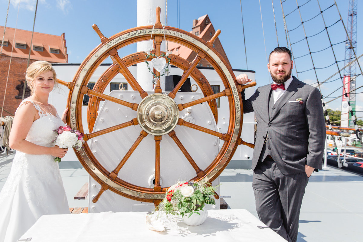 Heiraten auf der Gorch Fock in Stralsund.