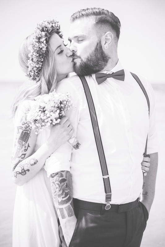 Hochzeit eines tätowiertes Brautpaares.