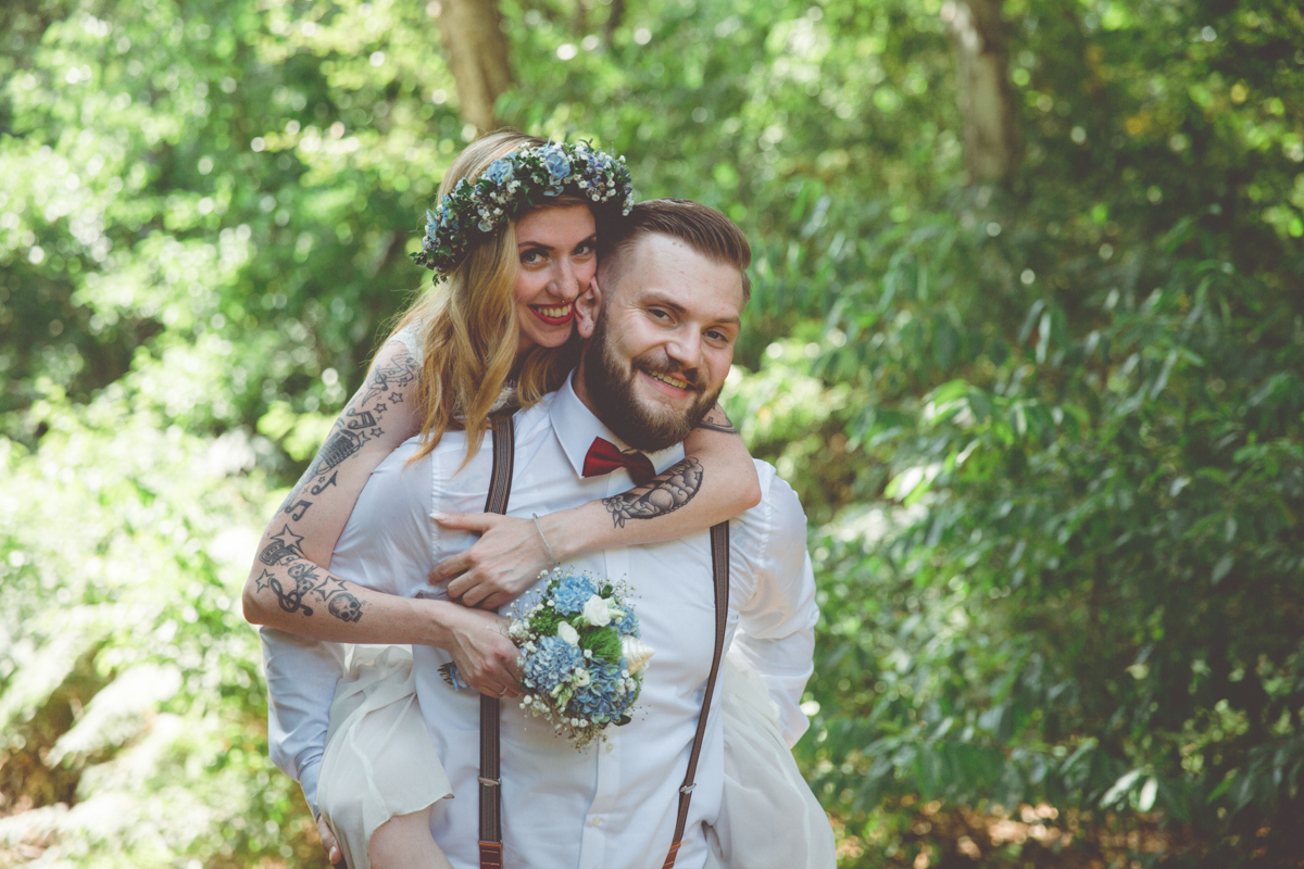 Wilde junge Hochzeitsliebe.