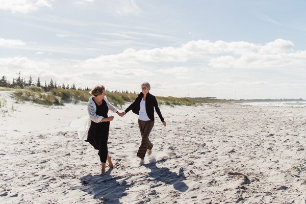 Hochzeit zweier Frauen fotografiert von der Hochzeitsfotografin aus Rostock.