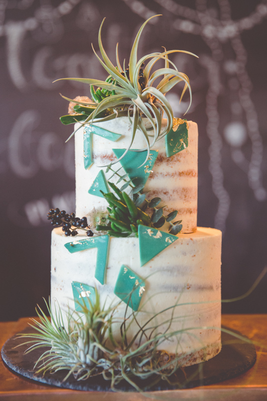 Ausgefallene Hochzeitstorte fotografiert in Rostock.