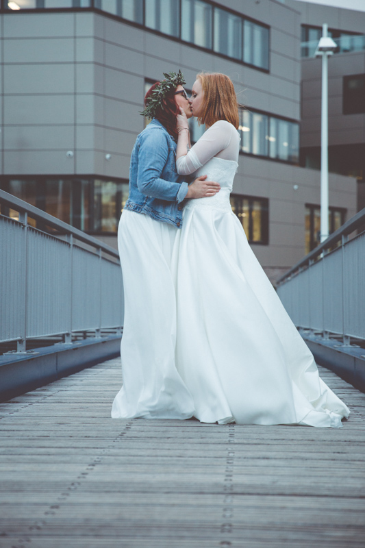 Hochzeitsfotoshooting auf der Holzhalbinsel Rostock.