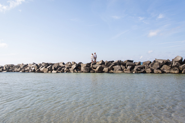 Brautpaar am Strand.