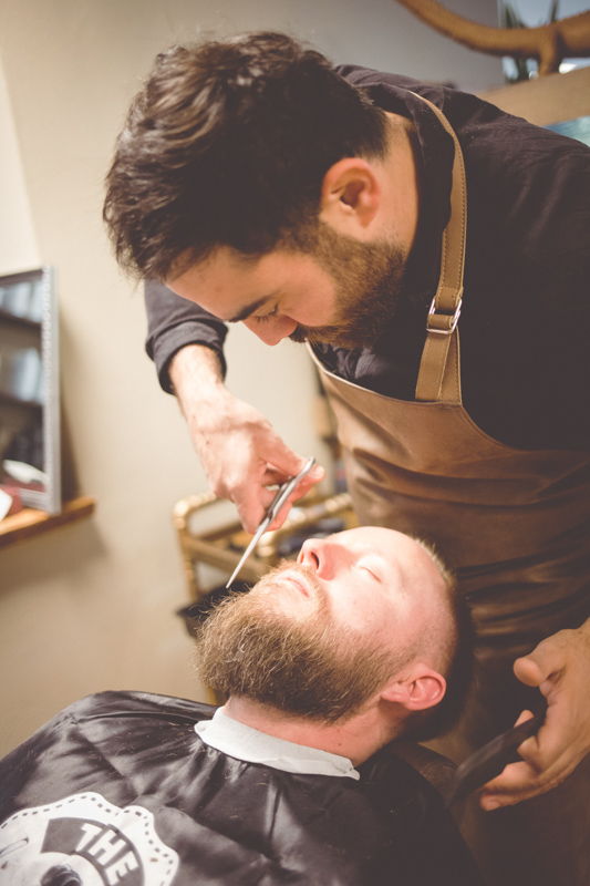 Bräutigam beim Barbershop in Warnemünde.