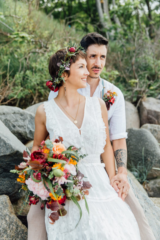 Fotos einer lässigen Boho-Strandhochzeit.