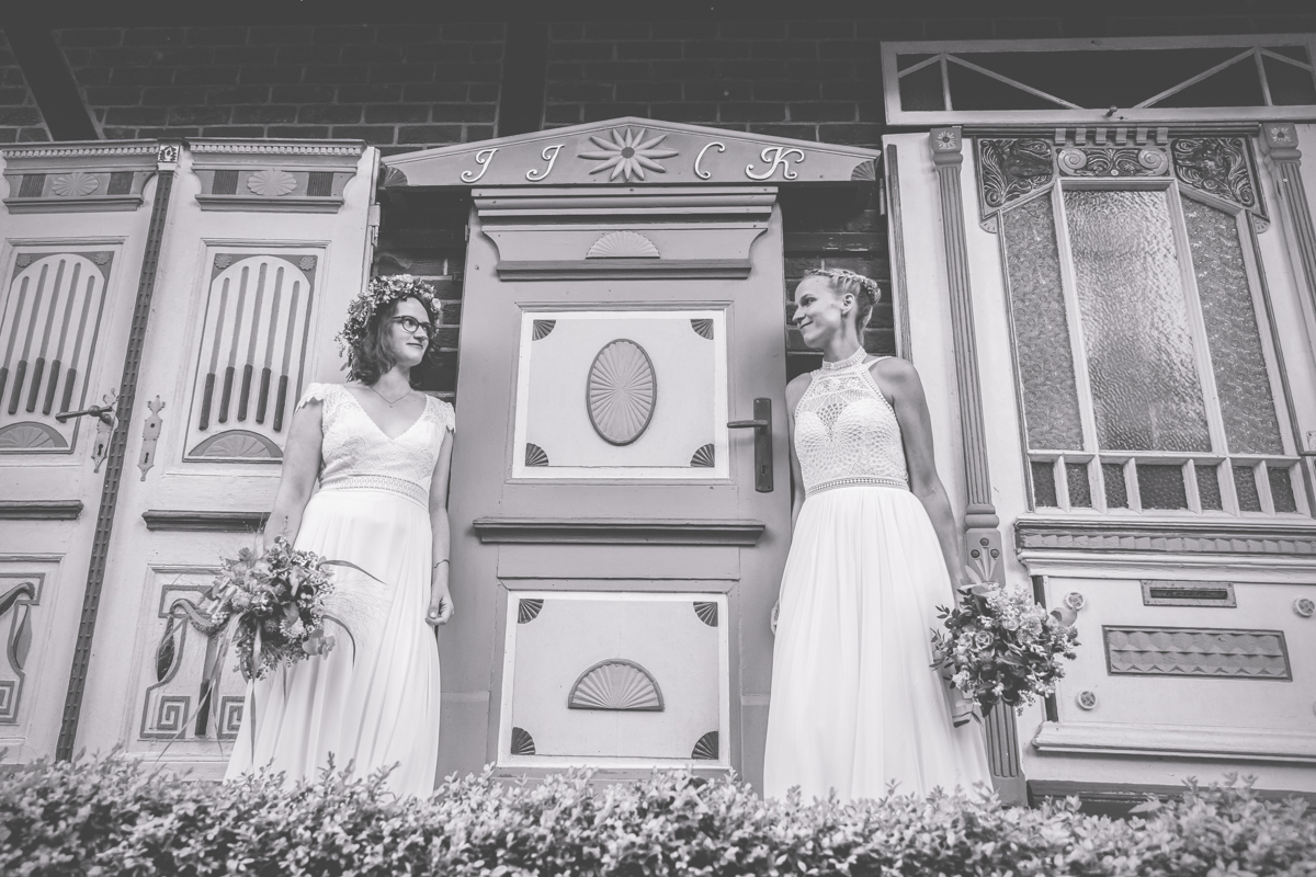 Fotos einer lesbischen Hochzeit an der Ostseeküste.