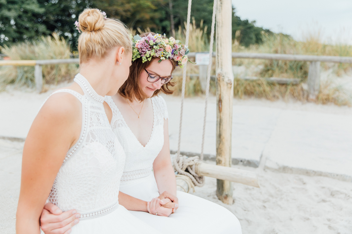 Hochzeitsfotografien zweier Bräute.