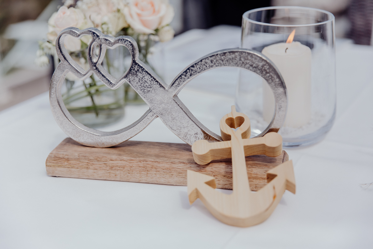 Detailaufnahmen während der Hochzeit, aufgenommen von der Hochzeitsfotografin aus Rostock.