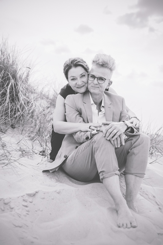 Die Hochzeitsfotografin aus Rostock begleitet sehr gern gleichgeschlechtliche Hochzeiten an der Ostsee.