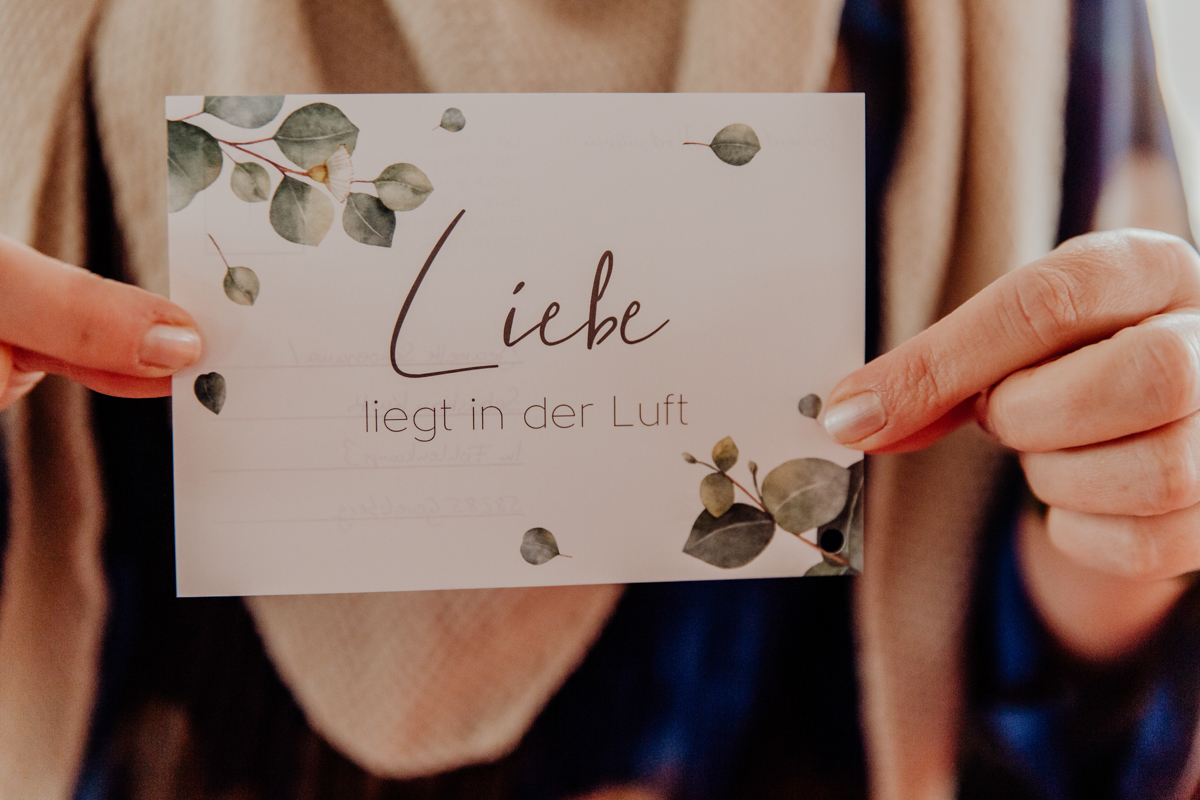 Liebe liegt in der Luft, steht auf der Karte.