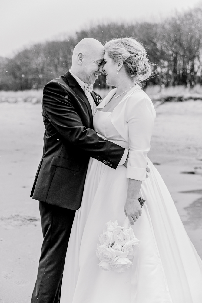 Schneeflocken bei der Winterhochzeit in Kühlungsborn