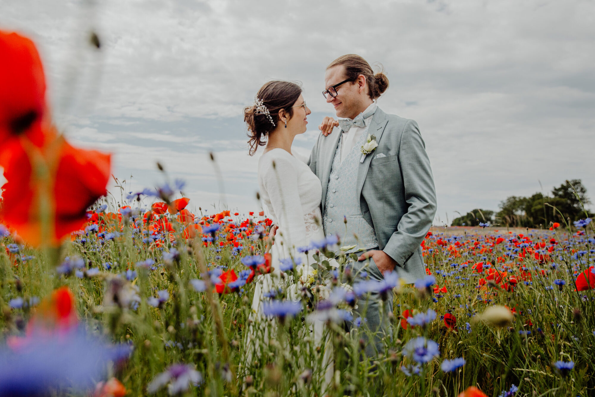 Hochzeitsfotoshooting im Feld bei Rostock