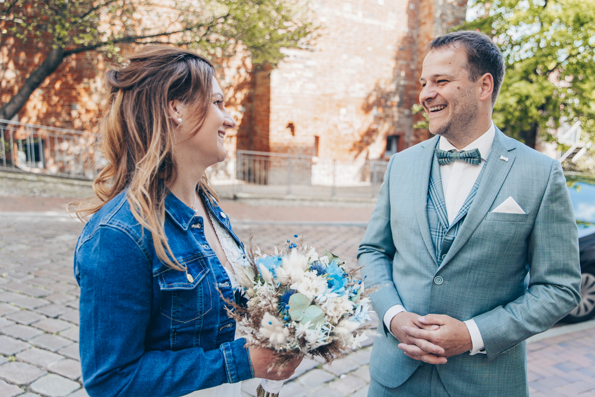 Standesamtliche Hochzeit zu zweit Rostock 10 Aufregung vor der standesamtlichen Trauung zu zweit.