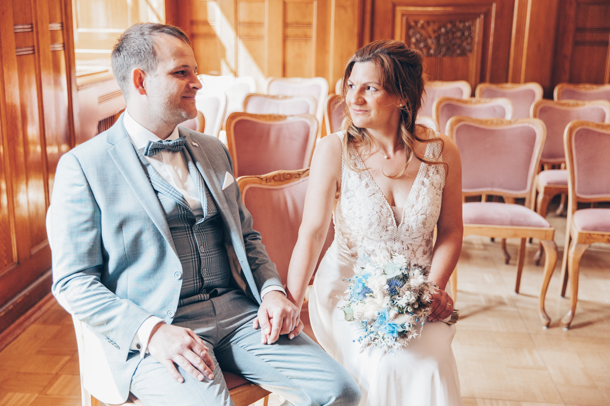 Standesamtliche Hochzeit zu zweit Rostock 14 Trauungen im kleinen Saal in Rostock.